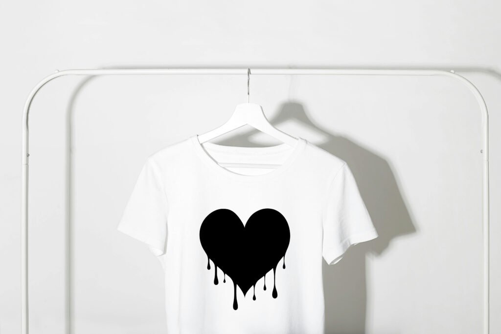 Free Dripping Heart SVG design black heart clipart for Cricut and Silhouette, ideal for love crafts, DIY, shirts, mugs, and digital art.