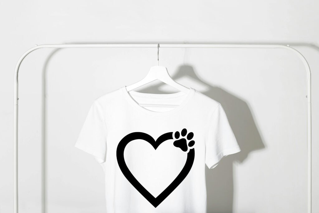 Free Heart Paw Print SVG for pet lovers and animal crafts